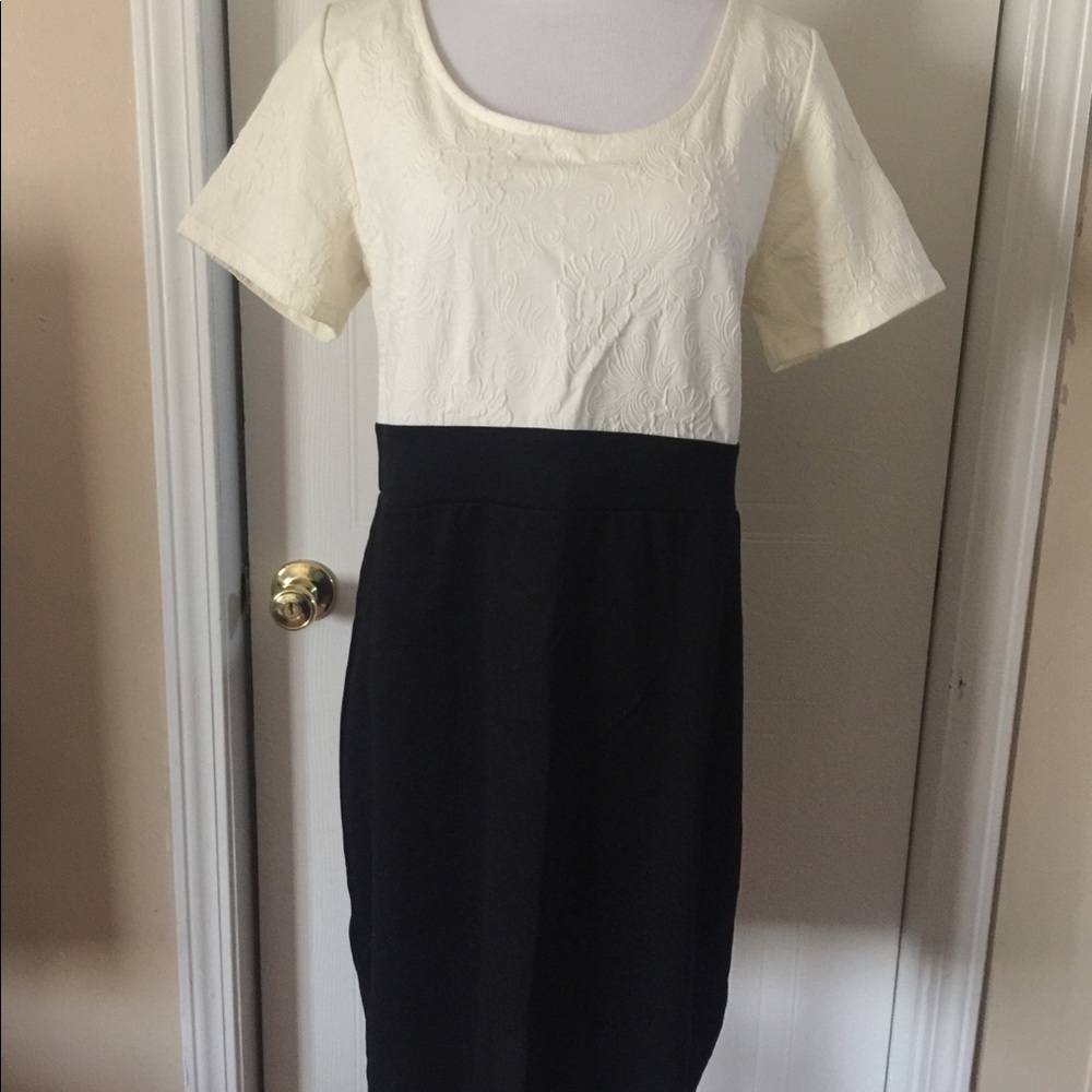 Forever21 cream and black bodycon dress size 1x